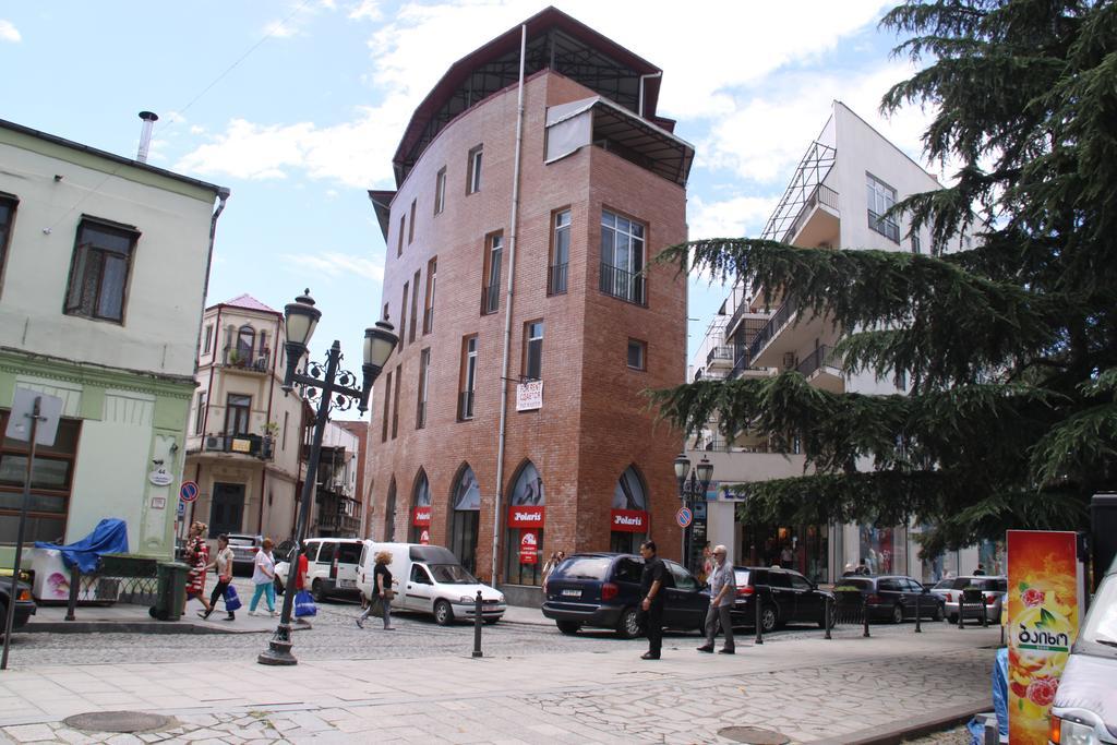 Black-White Rooms Batumi Luaran gambar