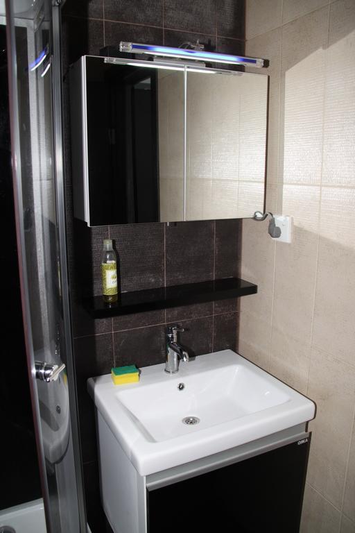 Black-White Rooms Batumi Luaran gambar