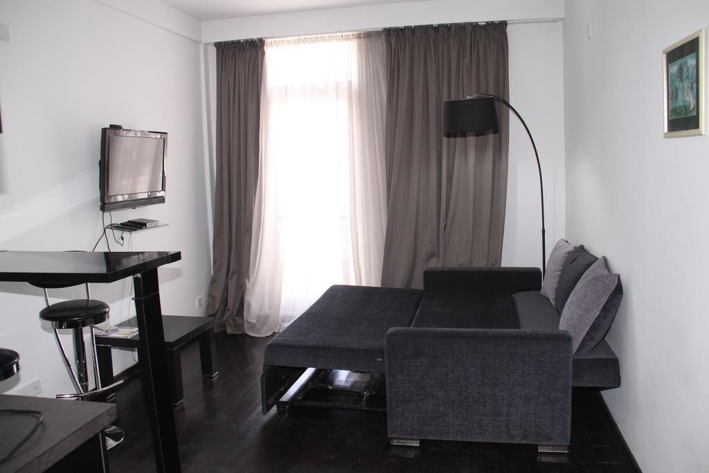 Black-White Rooms Batumi Luaran gambar